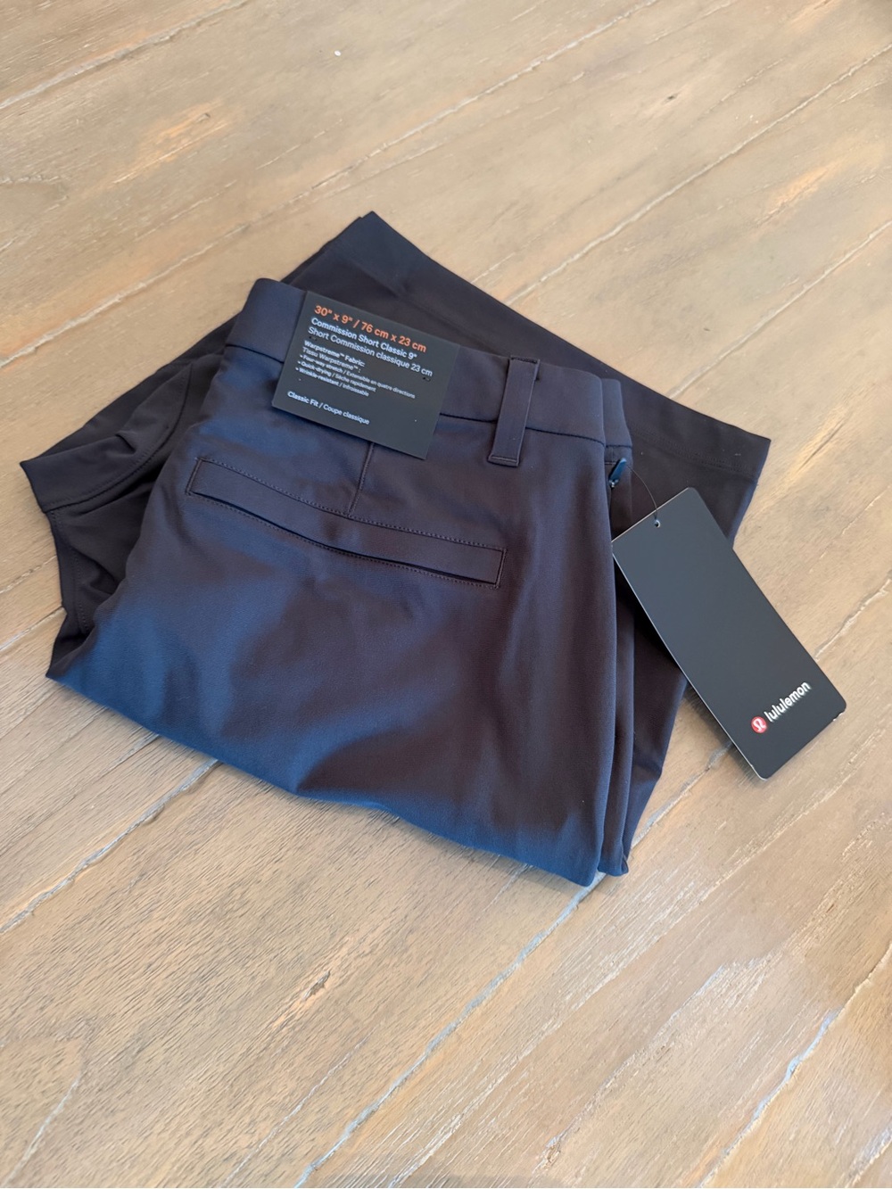 9" Lululemon Commission Short Classic 9" in color Obsidian ( deep gray) - Picture 2 of 11